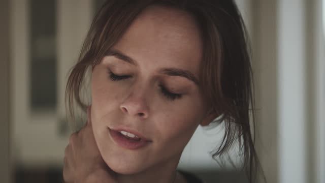 Игорь Чернявский песня И небо теперь между нами смотреть онлайн