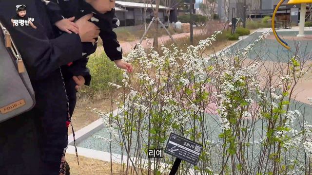 어린이집 가는 길이 너무 즐겁다고?? ㅋㅋ정말? (생후 18개월) смотреть онлайн