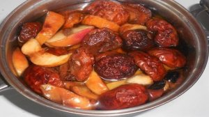 Компот из сухофруктов с шиповником