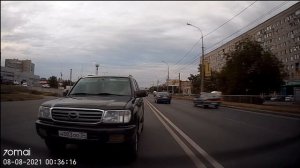 г.Волгоград. ул.Маршала Ерёменко.запись с камеры заднего вида