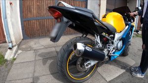 Honda CBR 600 F4 sound exhaust shark