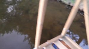 Плот-беседка на воде на бочках