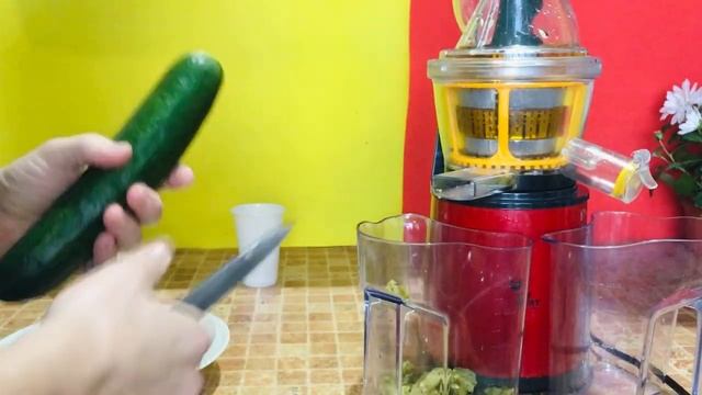 Огурцы и соковыжималка , делаем огуречный ( огурцовый) сок.mp4 смотреть онлайн