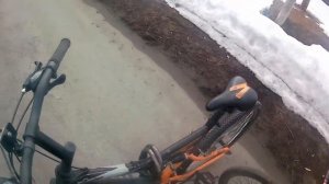 покатушки на велике __ школьники едут в другую деревню.mp4