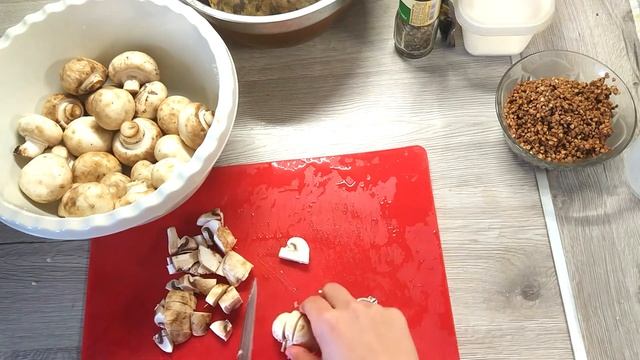 Рецепт, чтобы полюбить грибы: гречнево-грибной суп смотреть онлайн