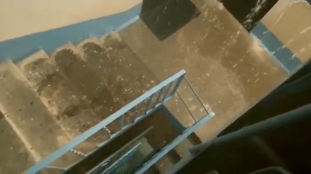 «Не можем выйти из подъезда»: Краснооктябрьский район Волгограда ушел под воду смотреть онлайн