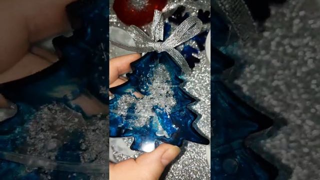 Новогодние игрушки из эпоксидной смолы смотреть онлайн