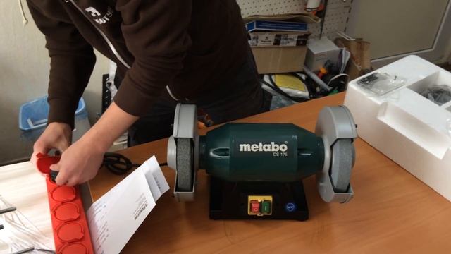 РоботунОбзор: Точило Metabo DS175
