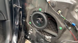 Замена штатной акустики Toyota Camry на DL Audio Gryphon Pro 165 Midbass