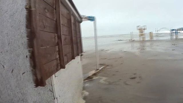 #Анапа. Упал мостик через Анапку ? После шторма // 27 августа 2023 года смотреть онлайн