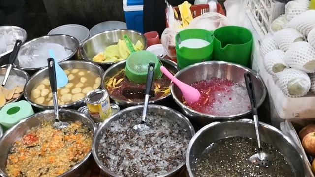 Шмотки и продуктовый рынок в Камбодже