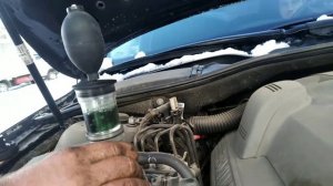 BMW 735 проверяем пробита прокладка ГБЦ или нет..mp4