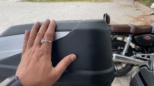 GIVI Bold 32 Top Box on Viaterra Rack Plate for BMW G310 GS