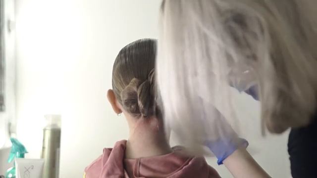 Прическа для девочки (Шишка) Танцевальный спорт Бальные танцы смотреть онлайн