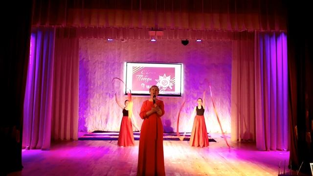 Корой Надежда и хореографический коллективы "Серпантин", "Фиеста" и "Феерия"- "Встанем" смотреть онлайн