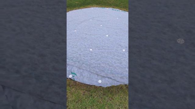 Пятно от бассейна на газоне смотреть онлайн