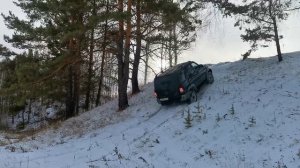УАЗы Патриоты на зимней резине рвут даже Нив на снежных горках. Грязевая резина не для зимы!!!