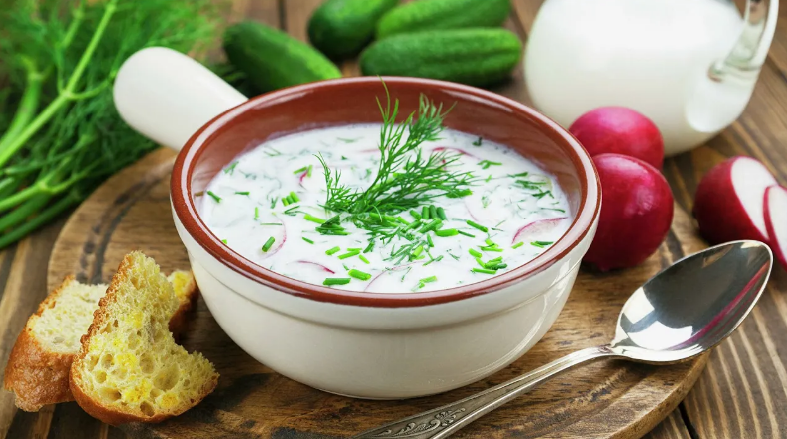 ОКРОШКА НА КЕФИРЕ. Рецепт окрошки на кефире. Простой рецепт окрошки.