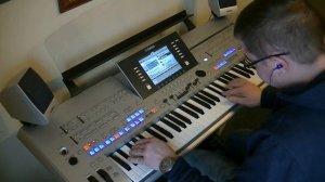 Phantom of The Opera - Yamaha Tyros 4 - HD - Micheal Crawford