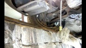 КАК ОТКРУТИТЬ БОЛТ ШКИВА КОЛЕНВАЛА (3) How to unscrew the crankshaft pulley nut