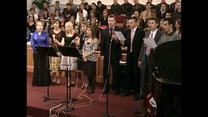 Листочек жёлтый упал на плечи..