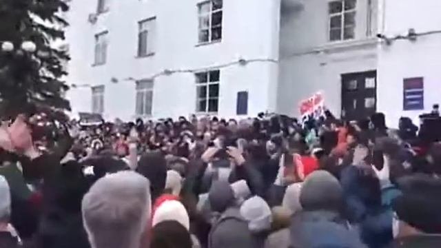 Врач линейной бригады скорой помощи заявил о более 300 погибших в ТЦ в Кемерово