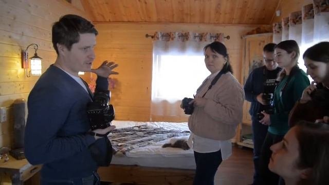 ЛайтФотошкола Часть занятия. Как фотографировать детей? Фотосъёмка мамы с ребенком дома.