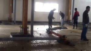 Заливка пола, бетононасосом с магистралью