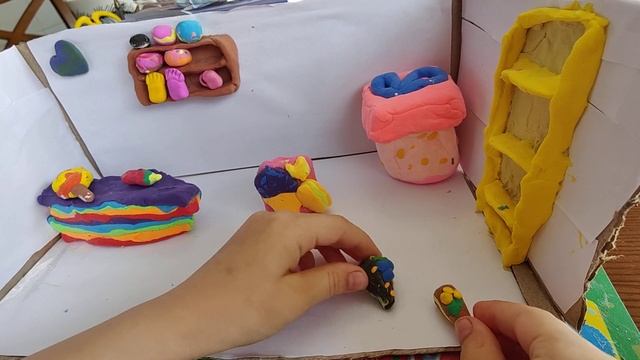 Поделки, пластилин, строим комнату смотреть онлайн