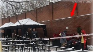 ПОХОРОНИЛИ ПОД ЗАБОРОМ! Как ВЫГЛЯДИТ могила Александра Градского ВИДЕО
