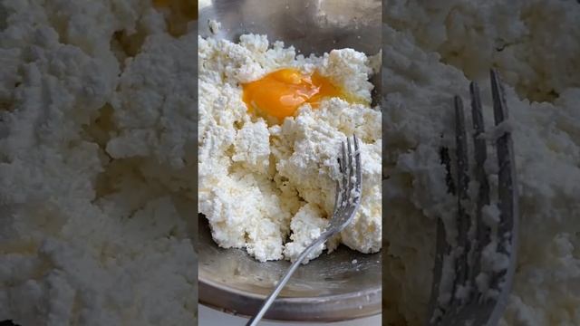 ЖЕНА ПРИГОТОВИЛА СЫРНИКИ / ПОКАЗЫВАЮ РЕЦЕПТ смотреть онлайн