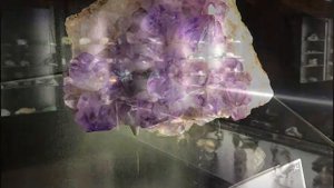 Драгоценные камни и золото Урала