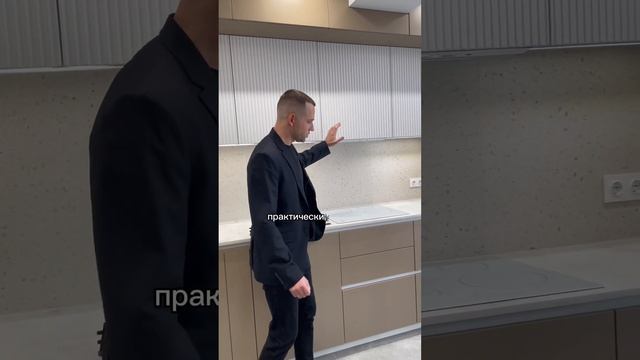 Как обойти шкафами колонну на потолке?? #кухникраснодар #кухняназаказ #мебелькраснодар