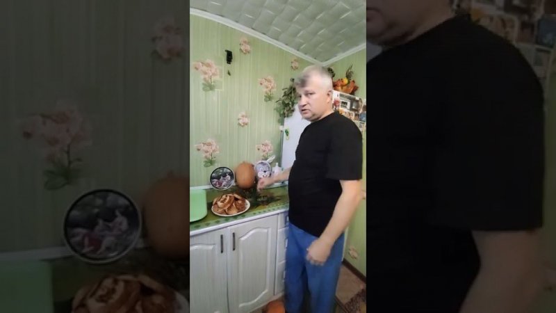 Не до кашки.