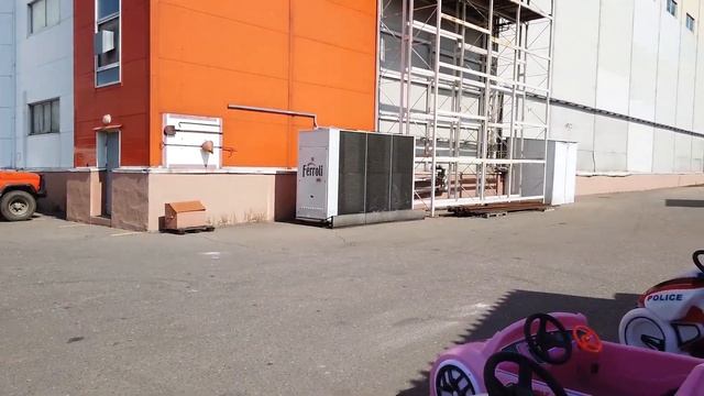 Электромобили. Аттракцион детские электро машинки. Обзор машинок для проката от Геймс Групп. смотреть онлайн