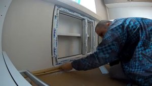Двери на зимний холодильник