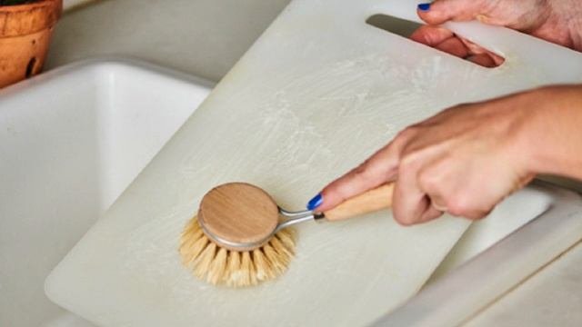 Почему нельзя застилать постель сразу после пробуждения, или 7 вредных бытовых привычек