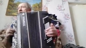 Прокати нас Петруша на тракторе.