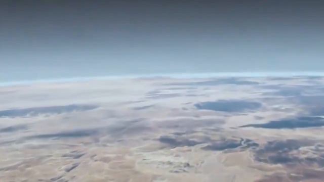 В АФРИКЕ ПОЯВИЛАСЬ ОГРОМНАЯ ТРЕЩИНА В ЗЕМЛЕ.