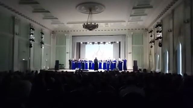 "С вышних призирая убогия приемля"