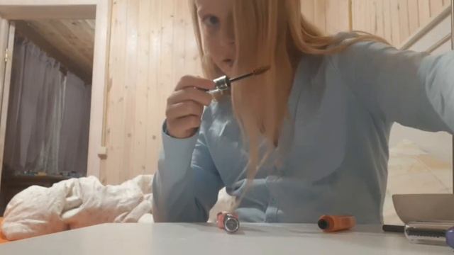 покрасила волосы двумя случайными цветами смотреть онлайн