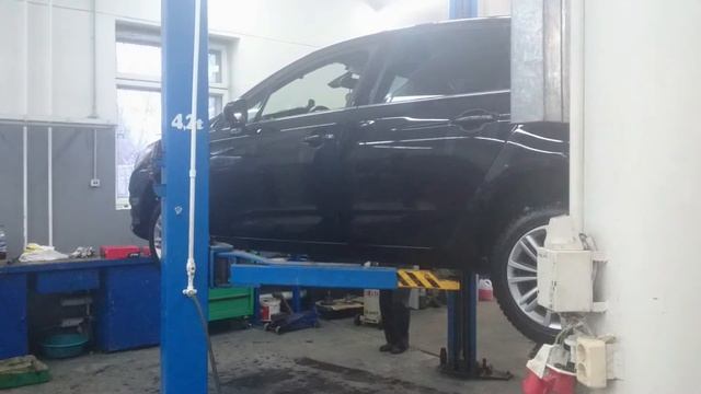 Авто. Замена тормозных дисков и колодок на Citroen C4 смотреть онлайн