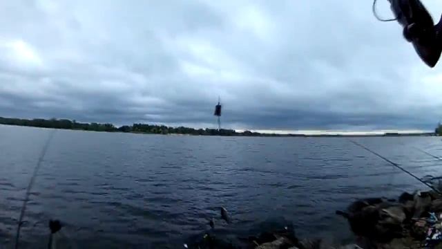 Рыбалка на фидер на Днепре смотреть онлайн