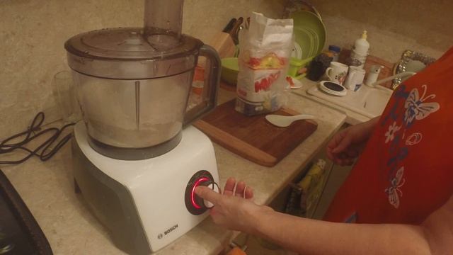 #Комбайн Bosch ?Готовим тесто на самсы ? Комбайн Bosch MCM 62020 смотреть онлайн