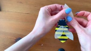 Делаем пчелку и бабочку из бумаги. Насекомые своими руками.