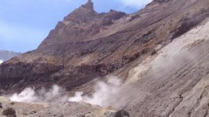 Серные фумаролы вулкана Мутновский, Камчатка.