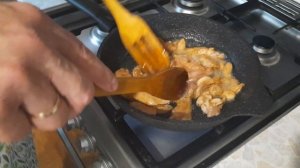 Куриная грудка с грибами и ананасами!!