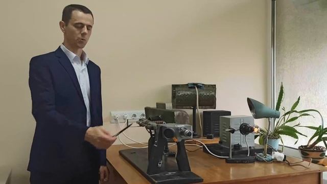 Градуювання стилоскопа. Дослідження спектрів випромінювання газів смотреть онлайн