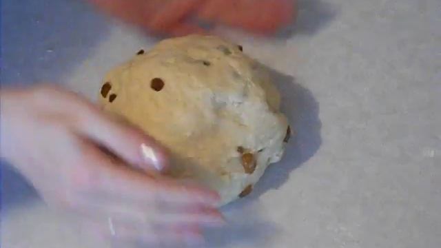 Булочки с изюмом. Рецепт смотреть онлайн