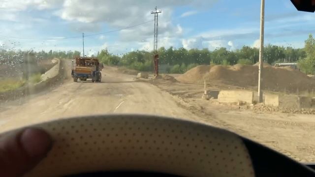 Моем сканию, выезжаем работать, вожу отсев.